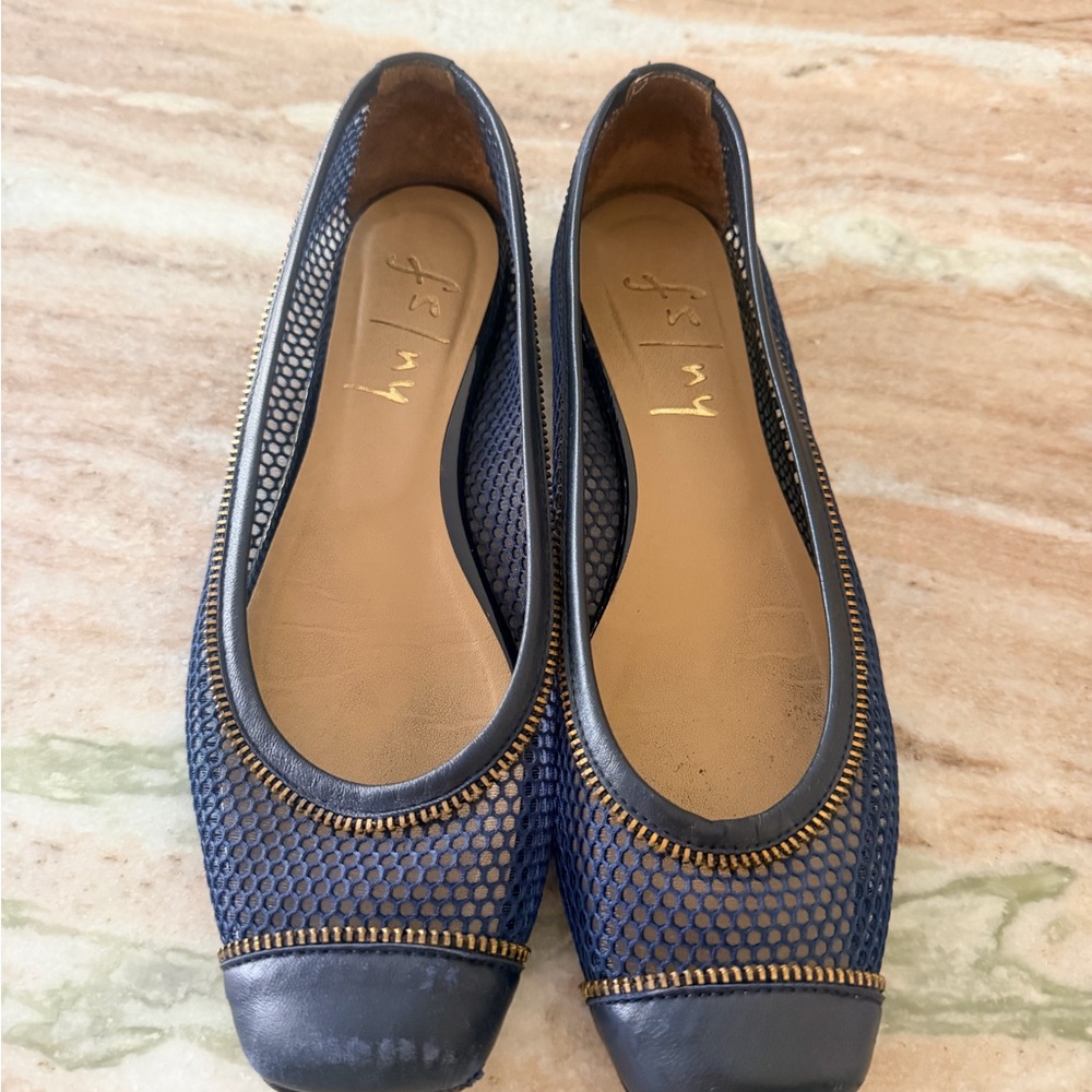 Women's French soles Navy Ballet Flats, size 7